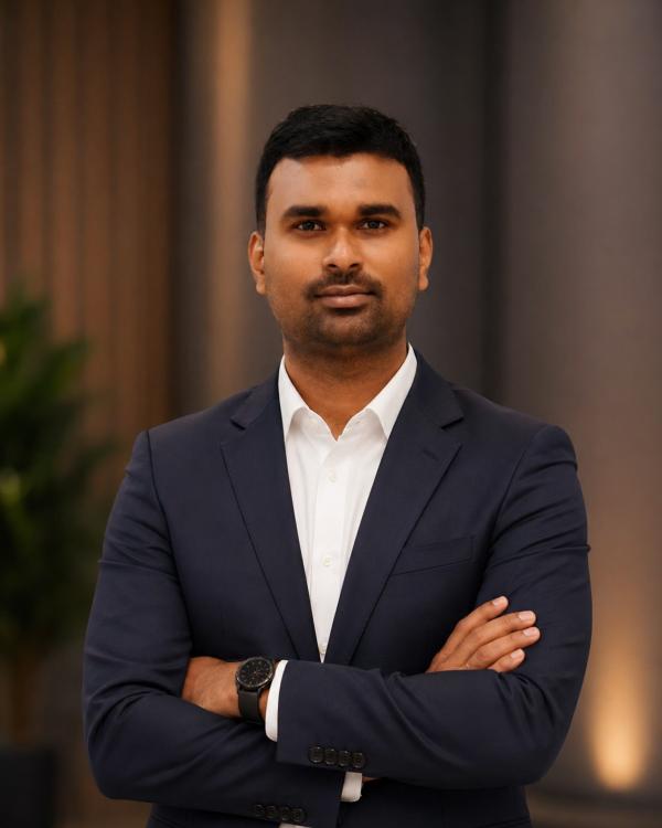 Portrait of Manish Kumar Sah